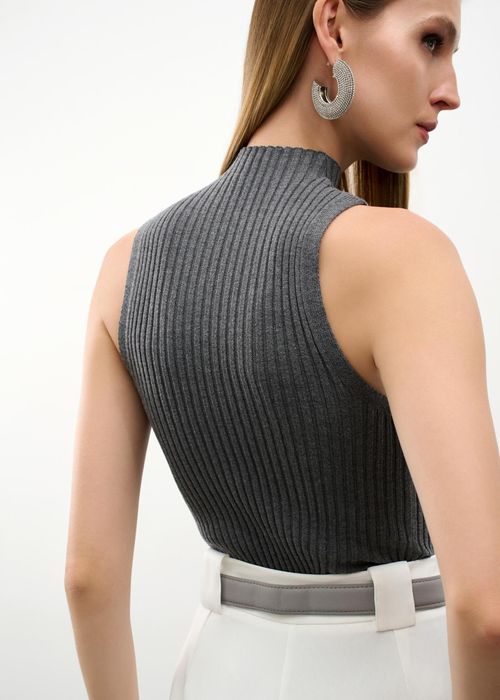 Blusa De Tricot Gola Alta - Chumbo