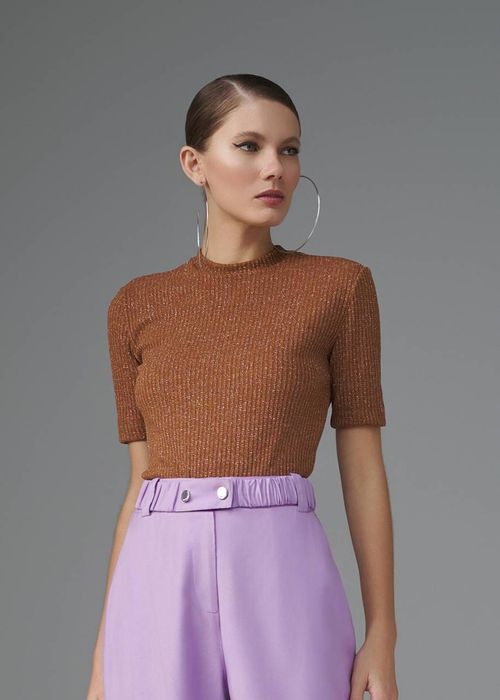 Blusa Manga Curta Canelado Metallic - Camel